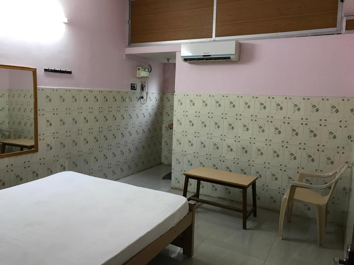 Sr Mahal & Lodge Kumbakonam Bagian luar foto